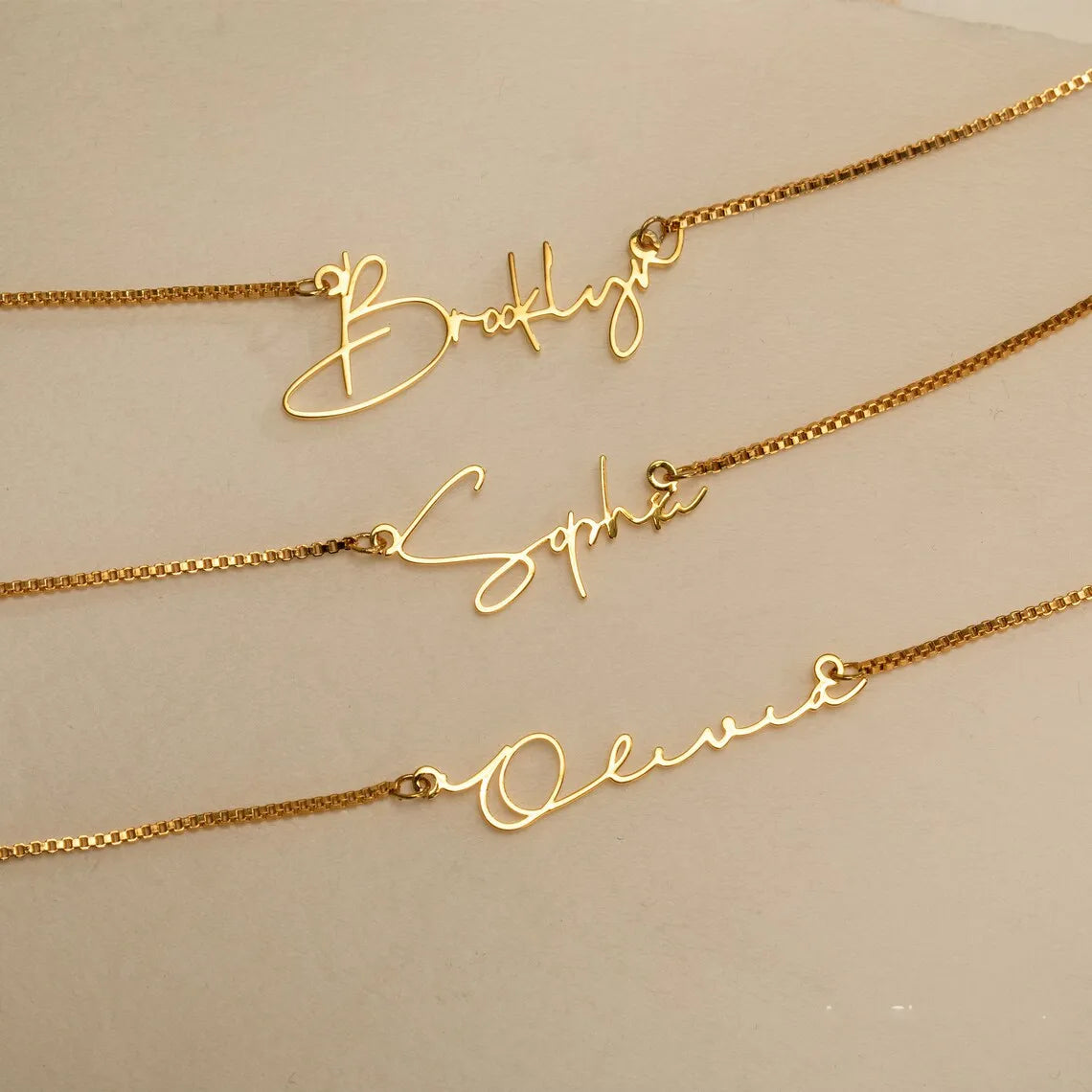 Elegant Personalized Gold Name Necklace